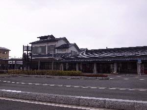 高月駅東口