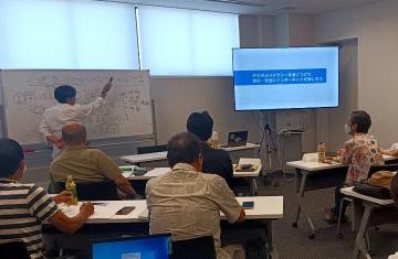 サポーターが講座を受講している様子