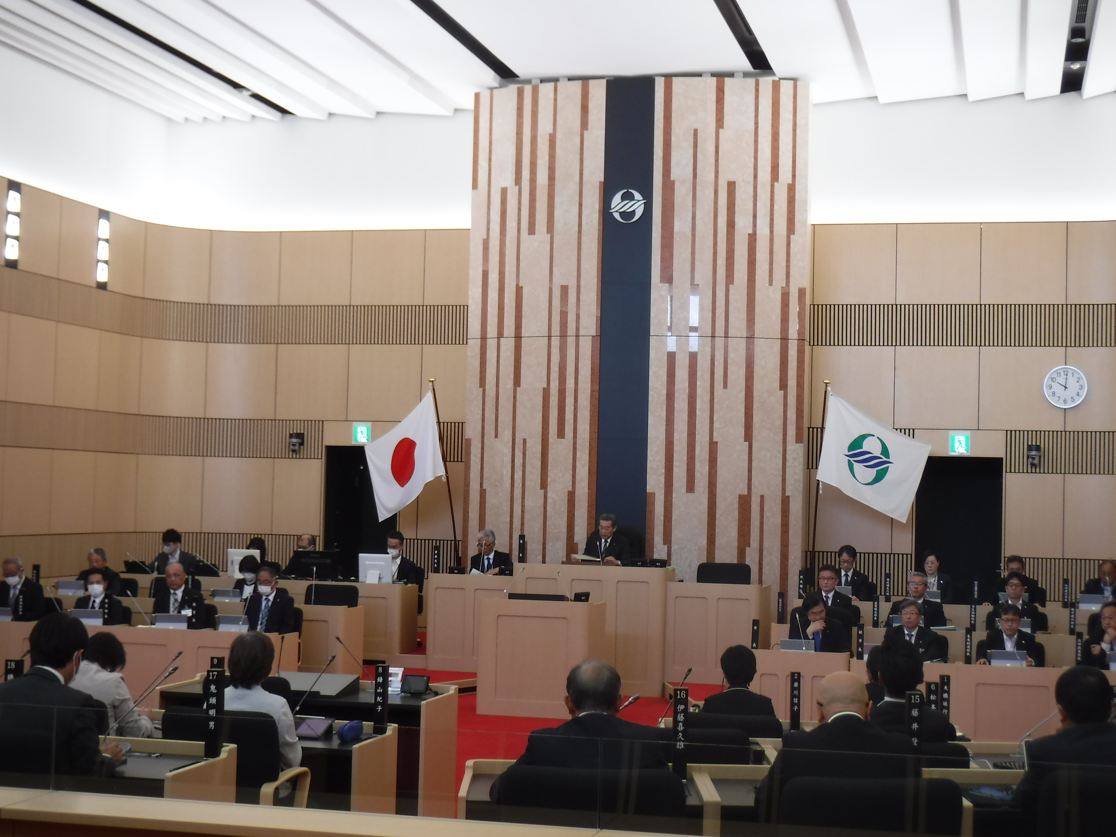 本会議の様子