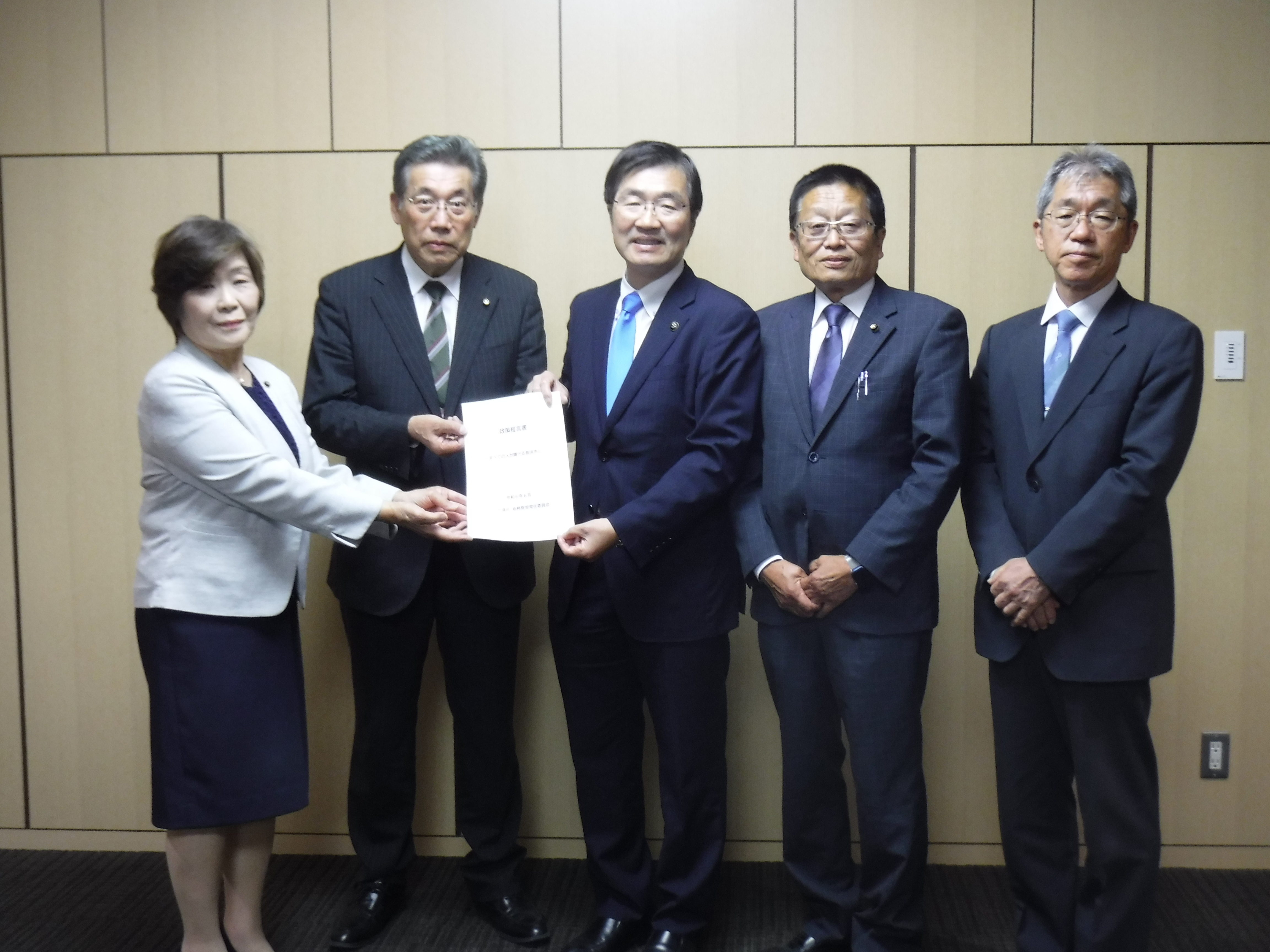 総務教育常任委員会陳情の様子