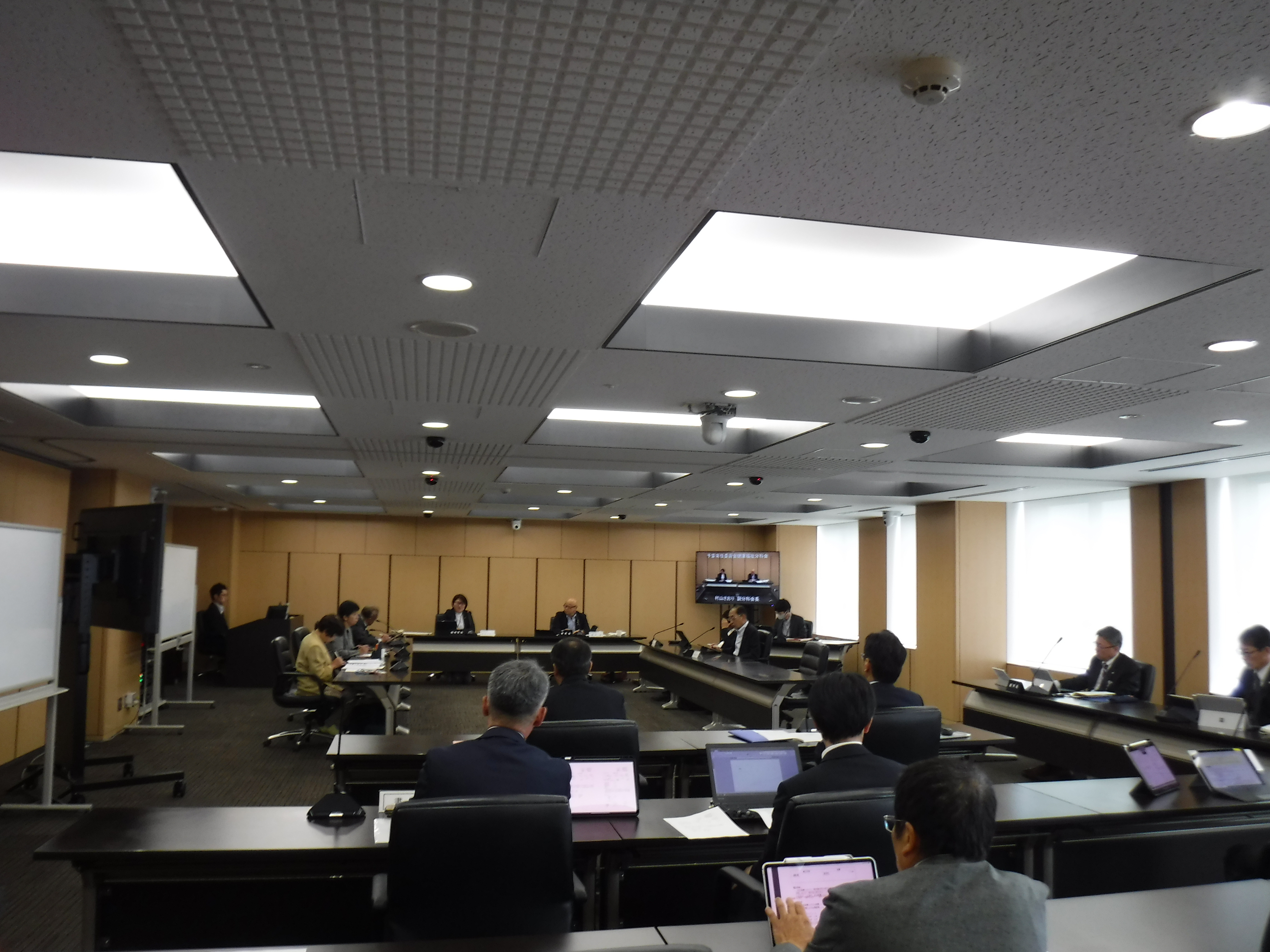 健康福祉常任委員会の様子