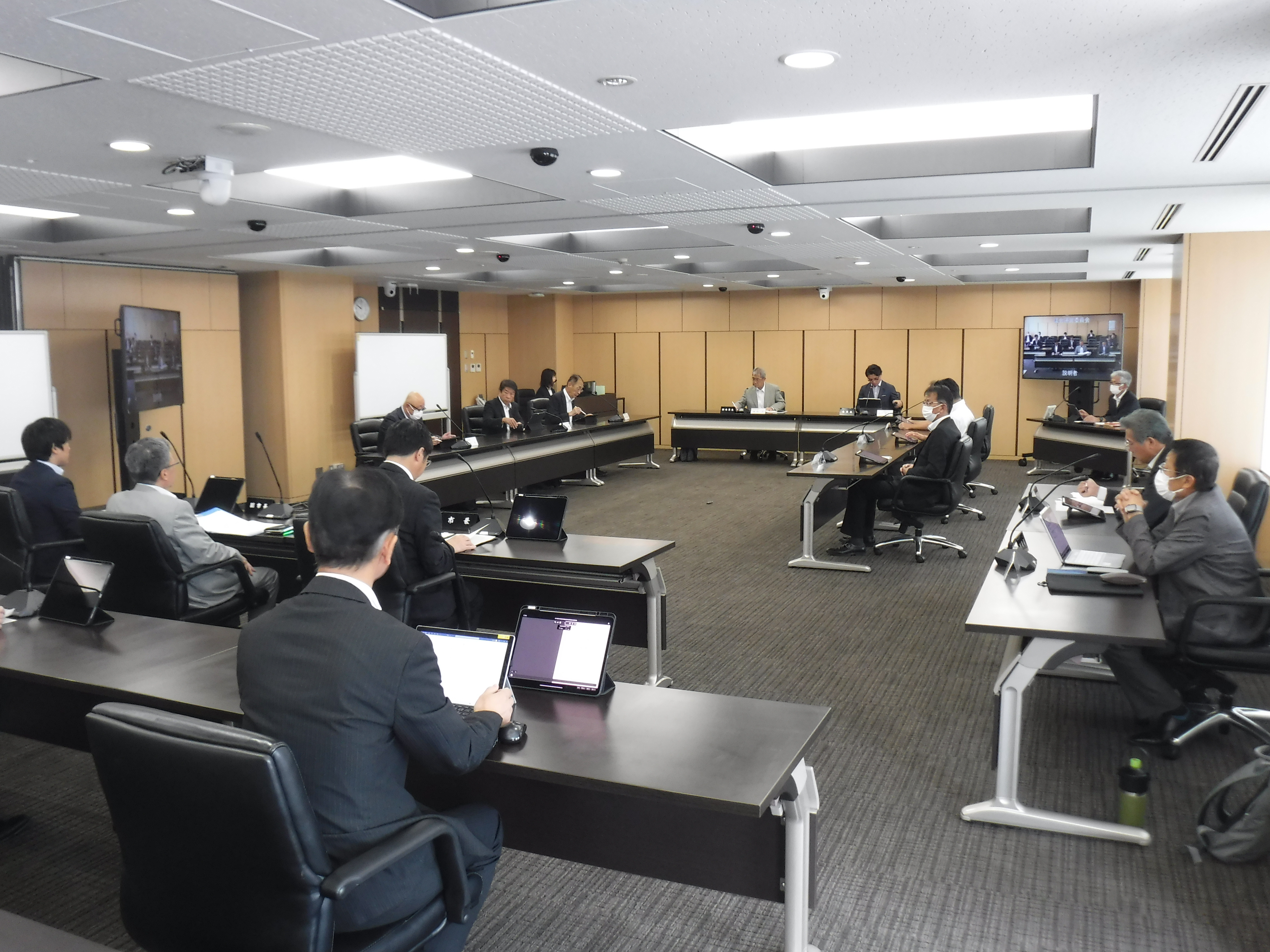 議会運営委員会の様子
