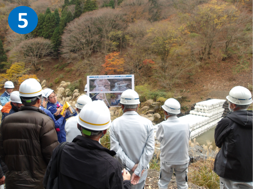 針川の堰堤説明写真