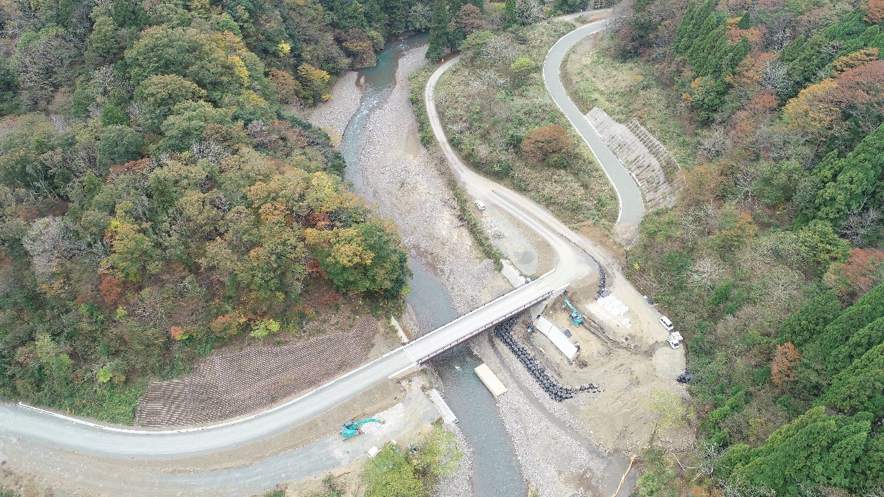 橋梁工事の上空写真