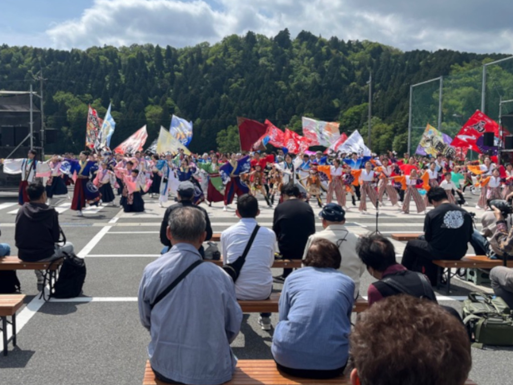 賤岳春乱舞の様子