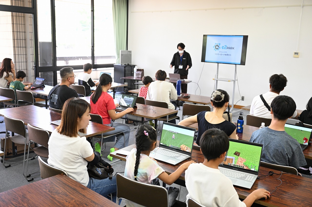 マインクラフトプログラミング教室の様子1